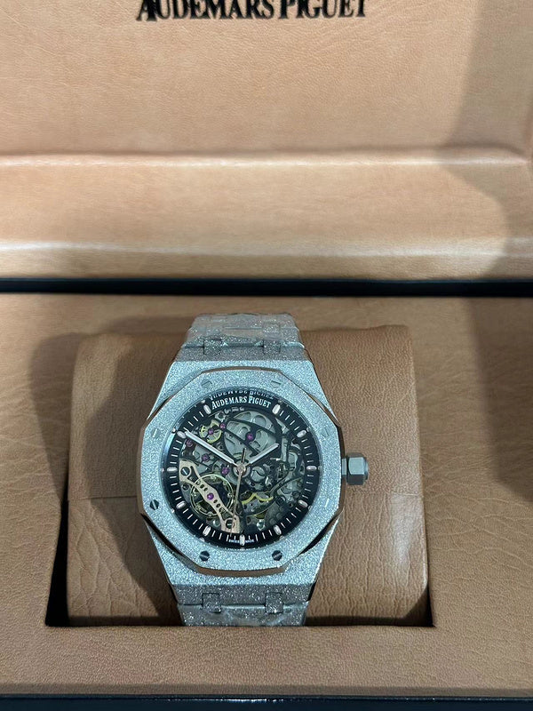 41mm Blue dial Hammered 18K white gold Men's Watch