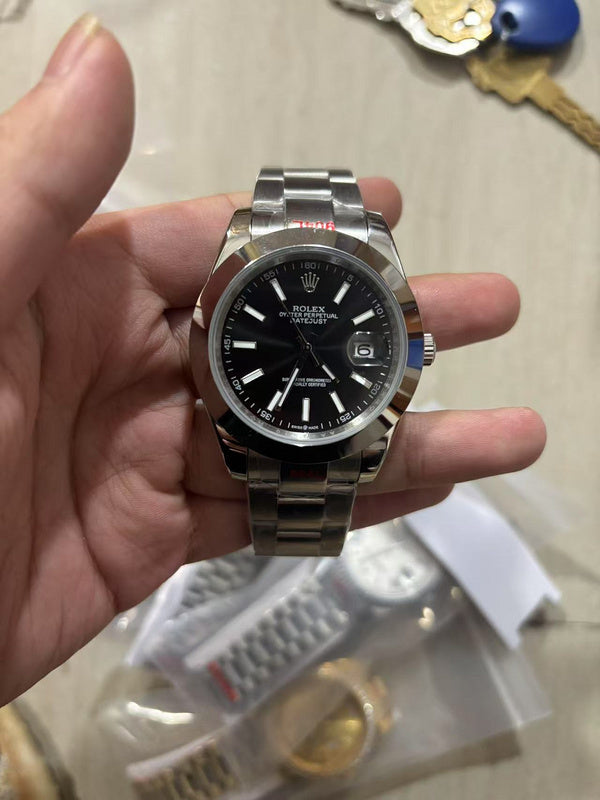 34 Black Dial Smooth Bezel Stainless Steel Oyster Bracelet Watch