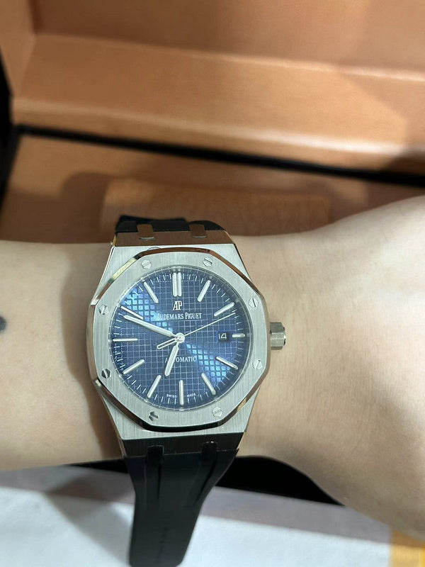 Blue Dial with Tapisserie Pattern Watch