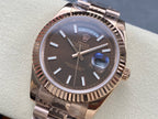 18 ct Everose gold with diagonal motif chocolate dial Watch