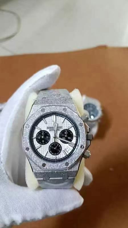 Royal Oak 37mm in White Gold Frosted on White Gold Frosted Bracelet with Black Grande Tapisserie Dial