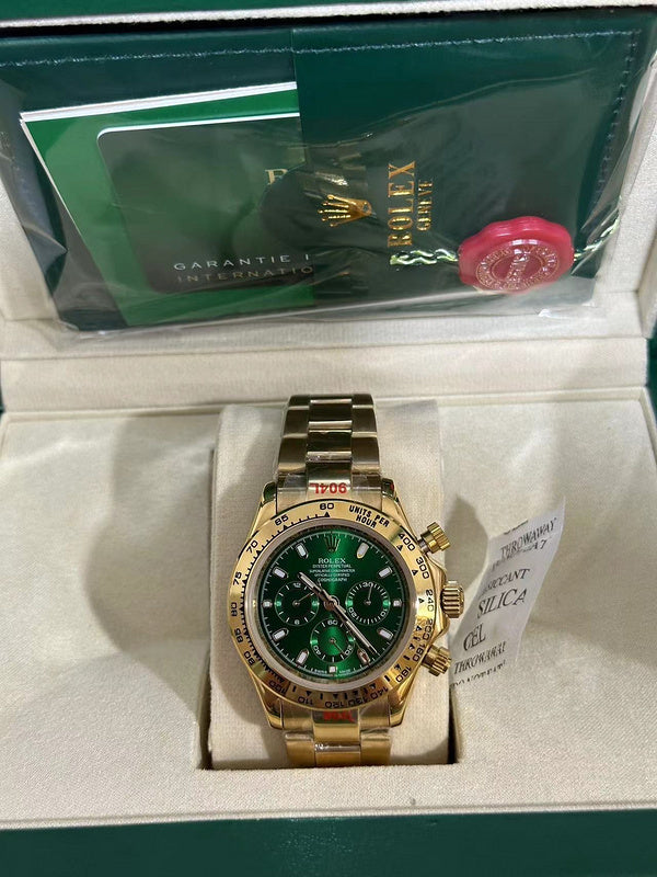 Cosmograph Daytona Yellow Gold Distinctive Green Dial Watch