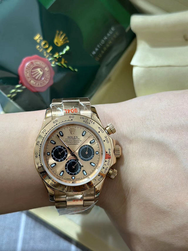 Cosmograph Daytona Everose Gold Sundust Dial With Black Subdials Watch