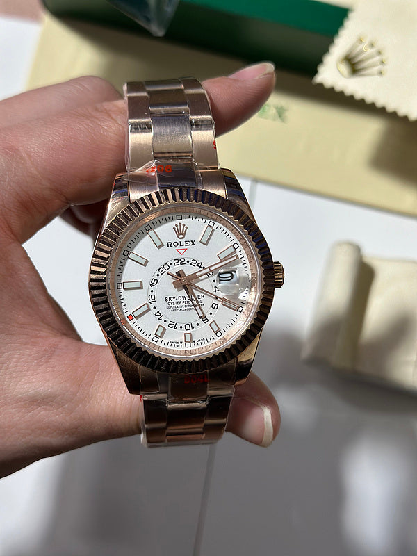 18k Rose Gold With a White Dial Watch