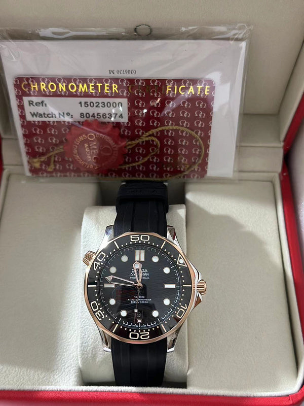Diver 300M Black Dial 18K Yellow Gold 42.0 mm Rubber Strap Watch