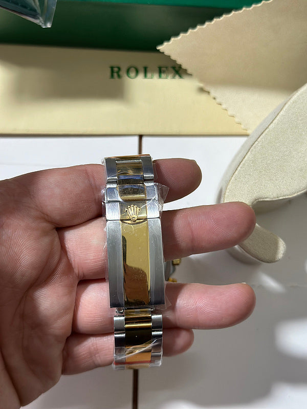 Cosmograph Daytona Yellow Rolesor (steel and 18k gold) Case & Champagne Dial Watch