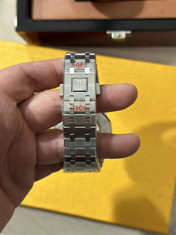 41mm Stainless Steel Case & Bracelet Watch