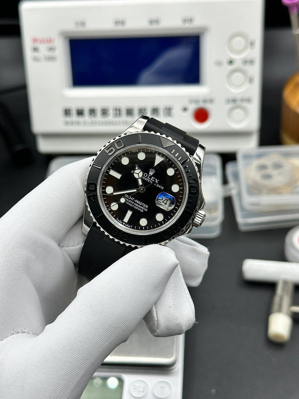 Yacht-Master 42 in 18 ct White Gold with a Black Dial Watch