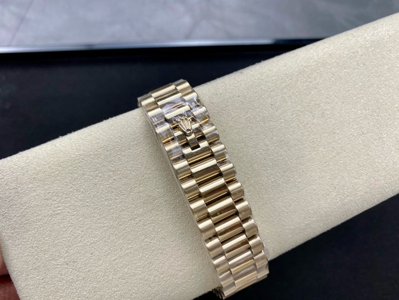 Yellow Gold With Black Onyx Dial Watch