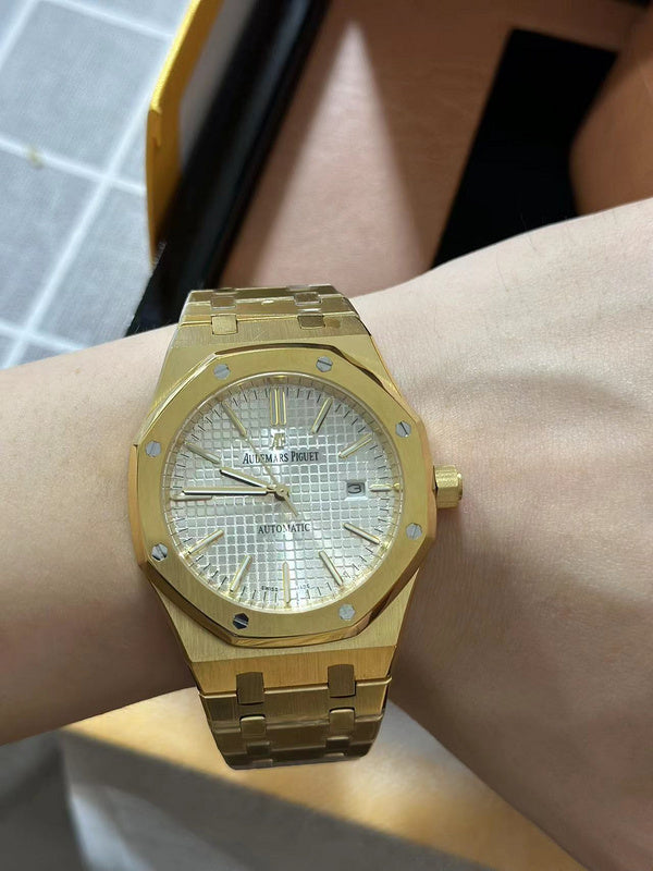 Yellow Gold Silver Dial 37mm Watch