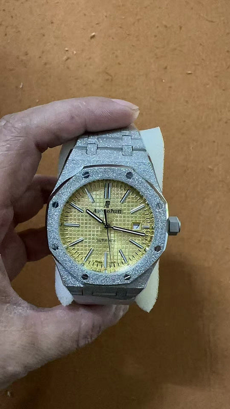 Royal Oak 37mm in White Gold Frosted on White Gold Frosted Bracelet with Black Grande Tapisserie Dial