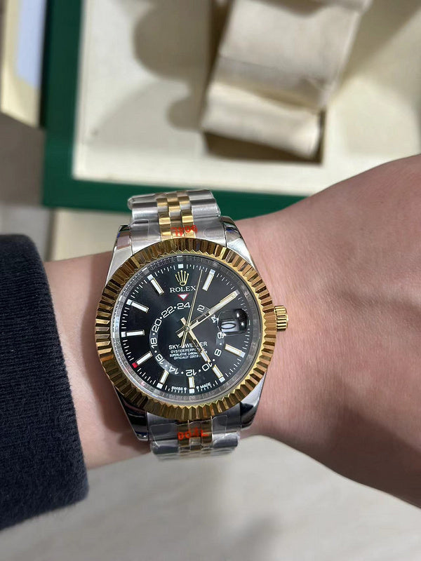 Oystersteel and yellow gold Rolesor with White Dial Watch