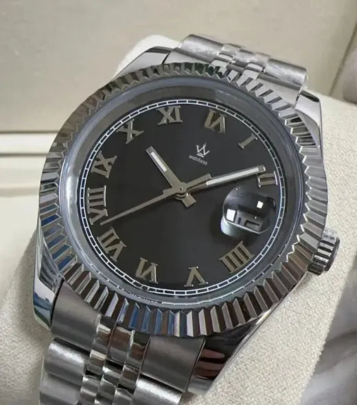 39mm Sapphire Glass NH35 Black Dial Roman Numerals Men’s Automatic Watch