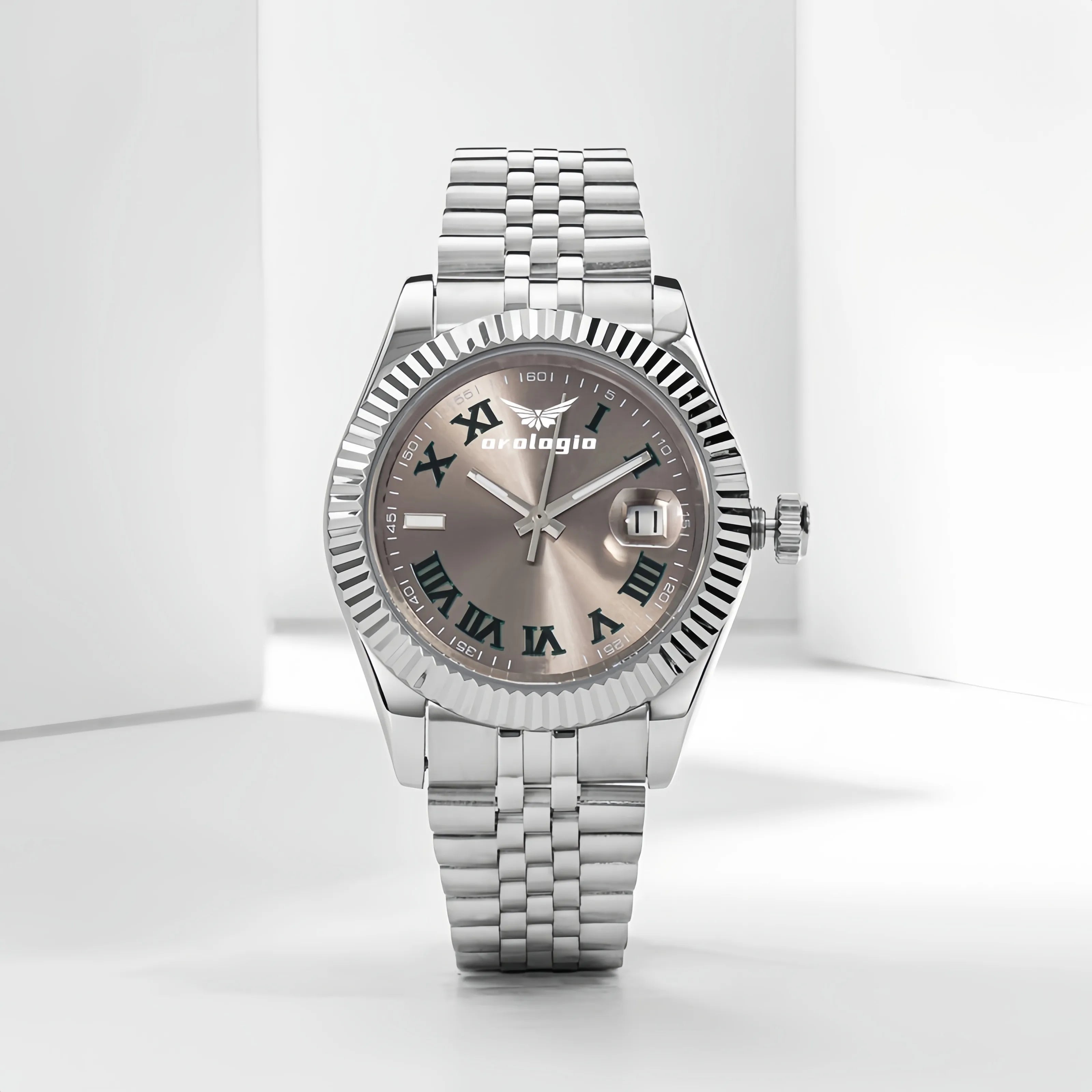Champagne Dial Fluted Bezel Luxury Watch with Roman Numerals