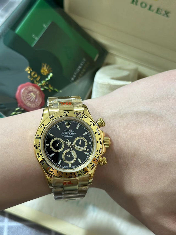 Cosmograph Daytona Yellow Gold With Black Dial and Oyster Bracelet Watch