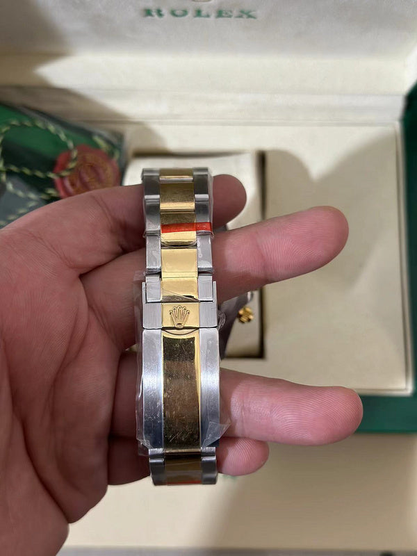 Cosmograph Daytona 40mm Oystersteel and Yellow Gold With Black Dial Watch