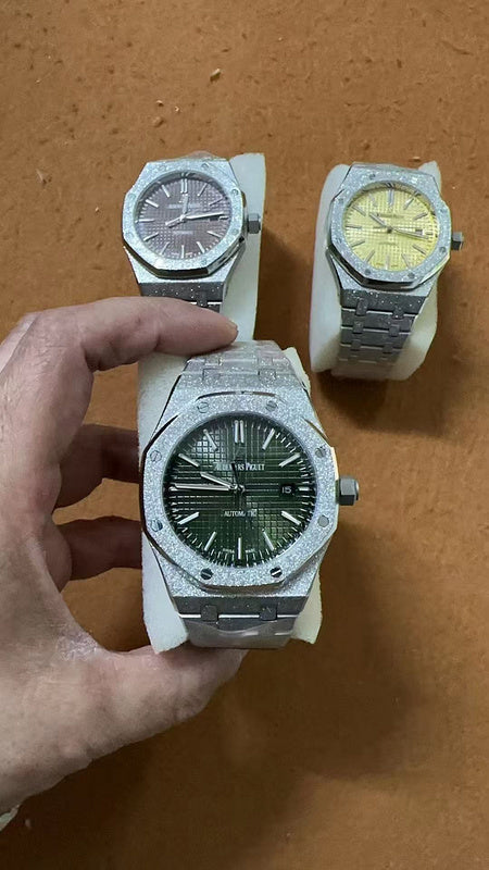 Royal Oak 37mm in White Gold Frosted on White Gold Frosted Bracelet with Black Grande Tapisserie Dial