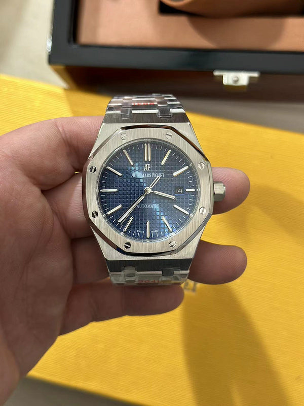 41mm Stainless Steel Case & Bracelet Watch