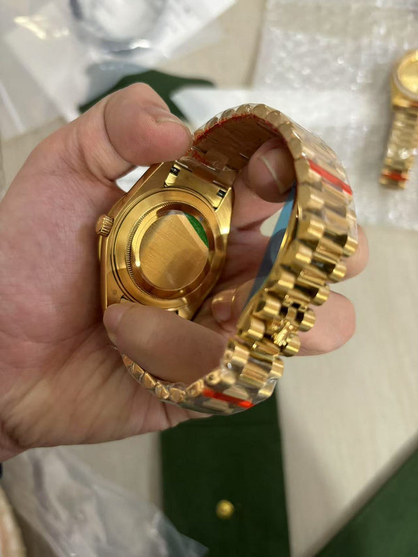 Yellow Gold Wristwatch & White Dial With Roman Numerals Watch