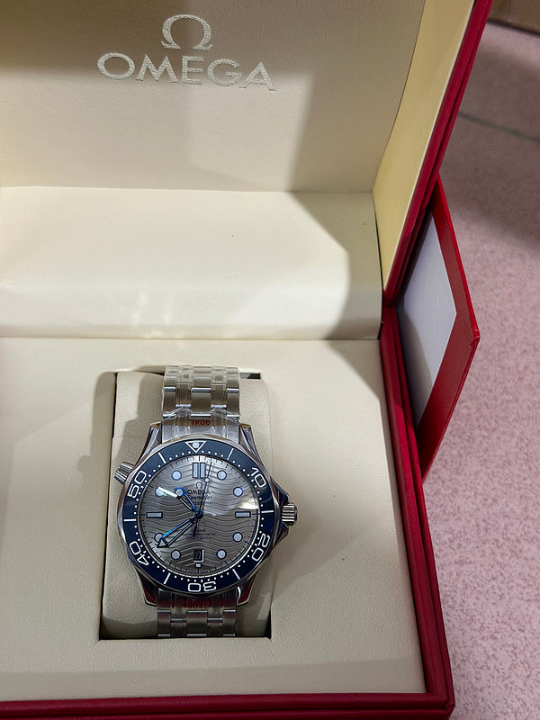 Diver 300M Chronometer 42mm Luxury Swiss Watch