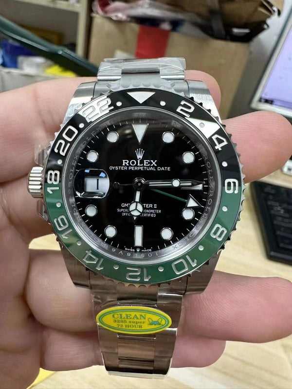 GMT-Master II 40 mm with a Black & Green Cerachrom