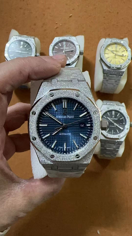 41mm Blue dial Hammered 18K white gold Men's Watch