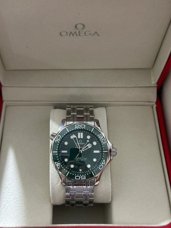 Diver 300M 42 mm Polished Green Ceramic Bezel & Dial Watch