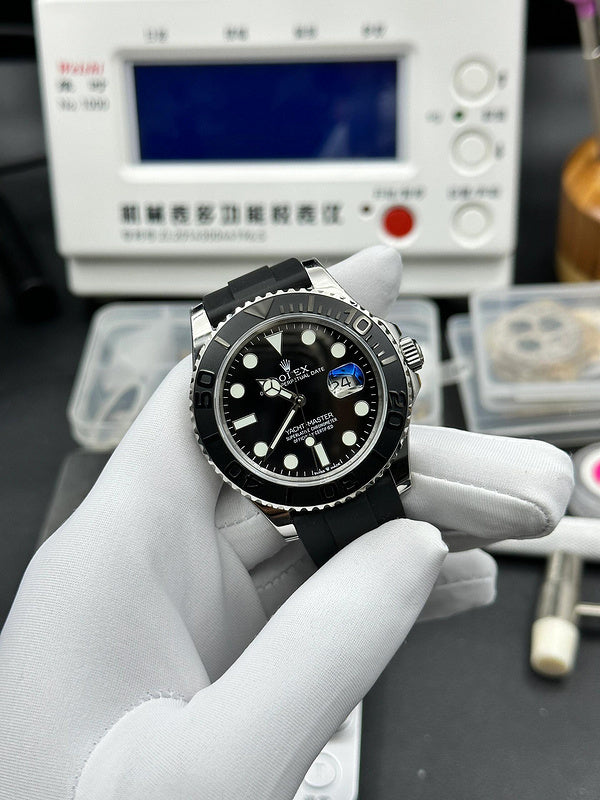 Yacht-Master 42 in 18 ct White Gold with a Black Dial Watch