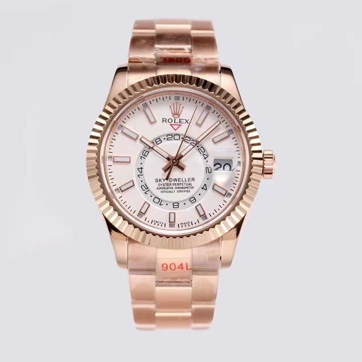 18k Rose Gold With a White Dial Watch