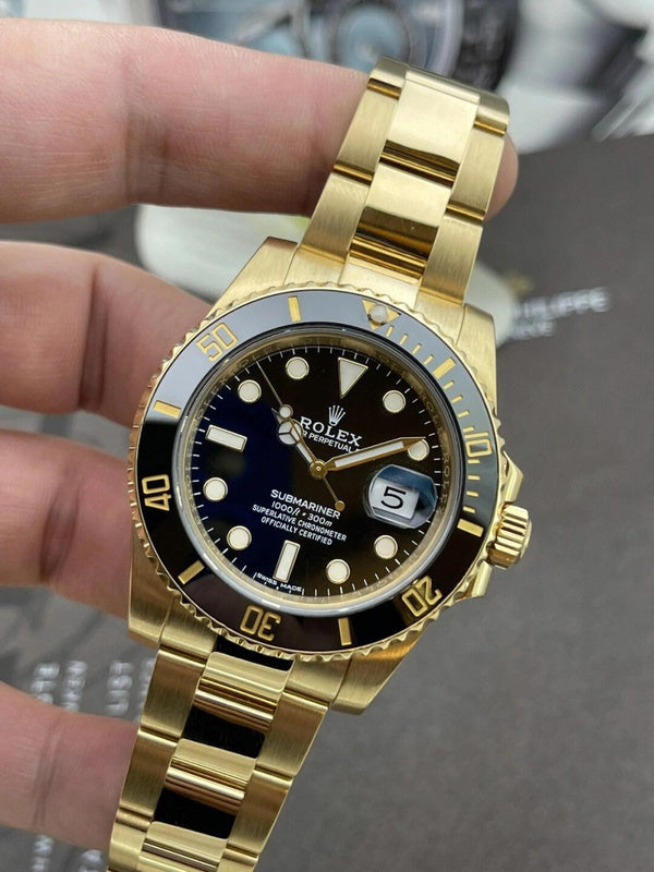 Submariner Date Oyster, 41 mm, Yellow Gold With Black Dial Watch