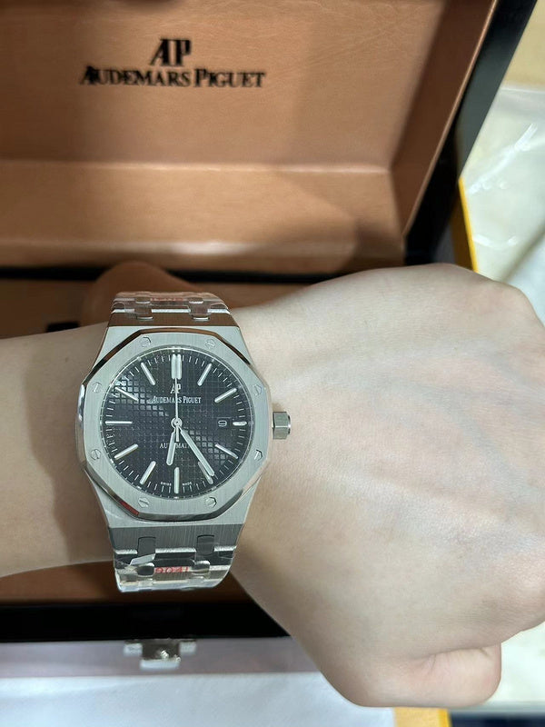 Black Dial with "Grande Tapisserie" Pattern Watch
